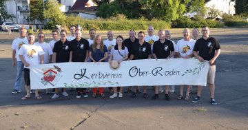 Gruppenfoto Kerbverein Ober-Roden (© Michael Löw)