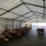 Aufbau Festzelt im Dinjerhof